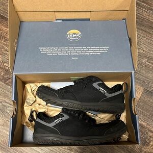 Lems Primal Zen mens 7 women’s 8.5 asphalt black zero drop shoes